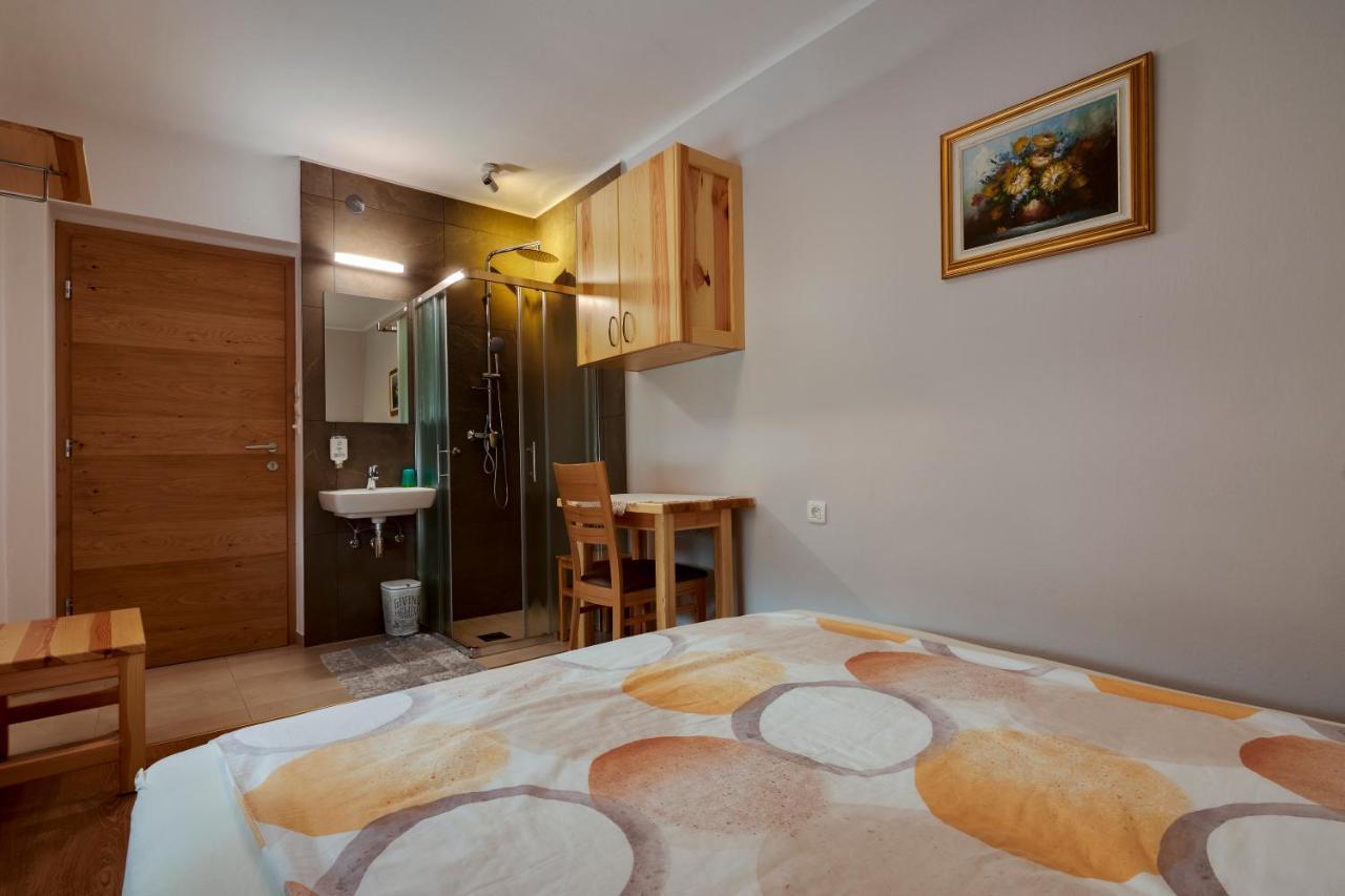 Rooms Pevc & Hostel Ljubno Ob Savinji Exterior photo